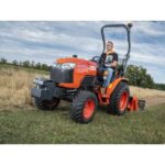 Tracteur compact Kubota B2261 avec sa cabine climatisée- 4 montants – Image 3